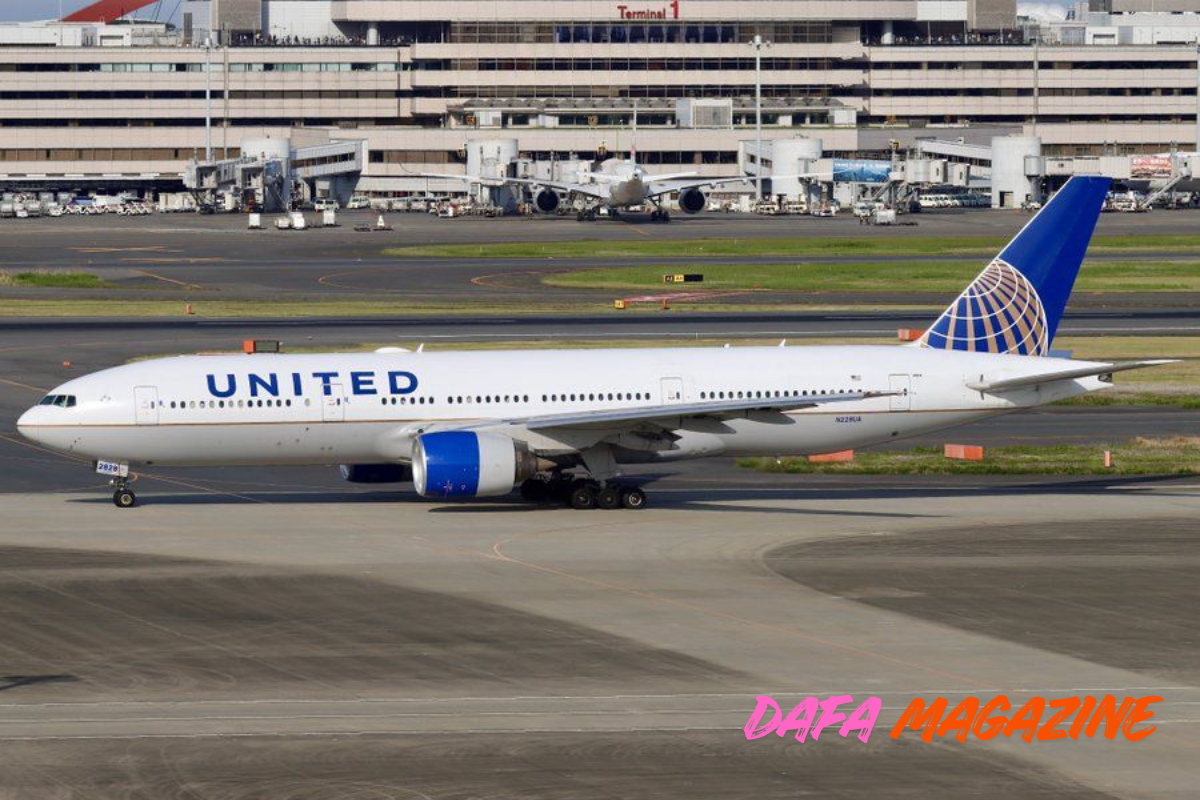 united airlines flight ua770 emergency diversion